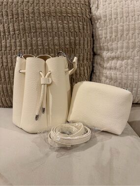 New Cream Bucket Shoulder Bag Set with Pouch Super Cute!